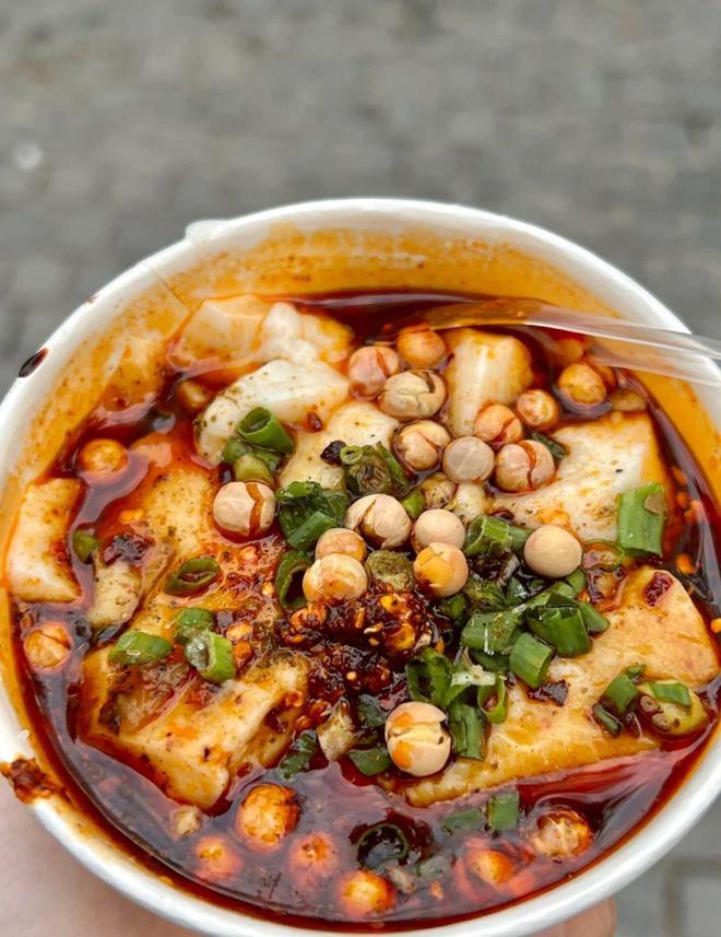一碗唤醒味蕾的早餐之选麻将胡了游戏四川豆腐脑(图2)