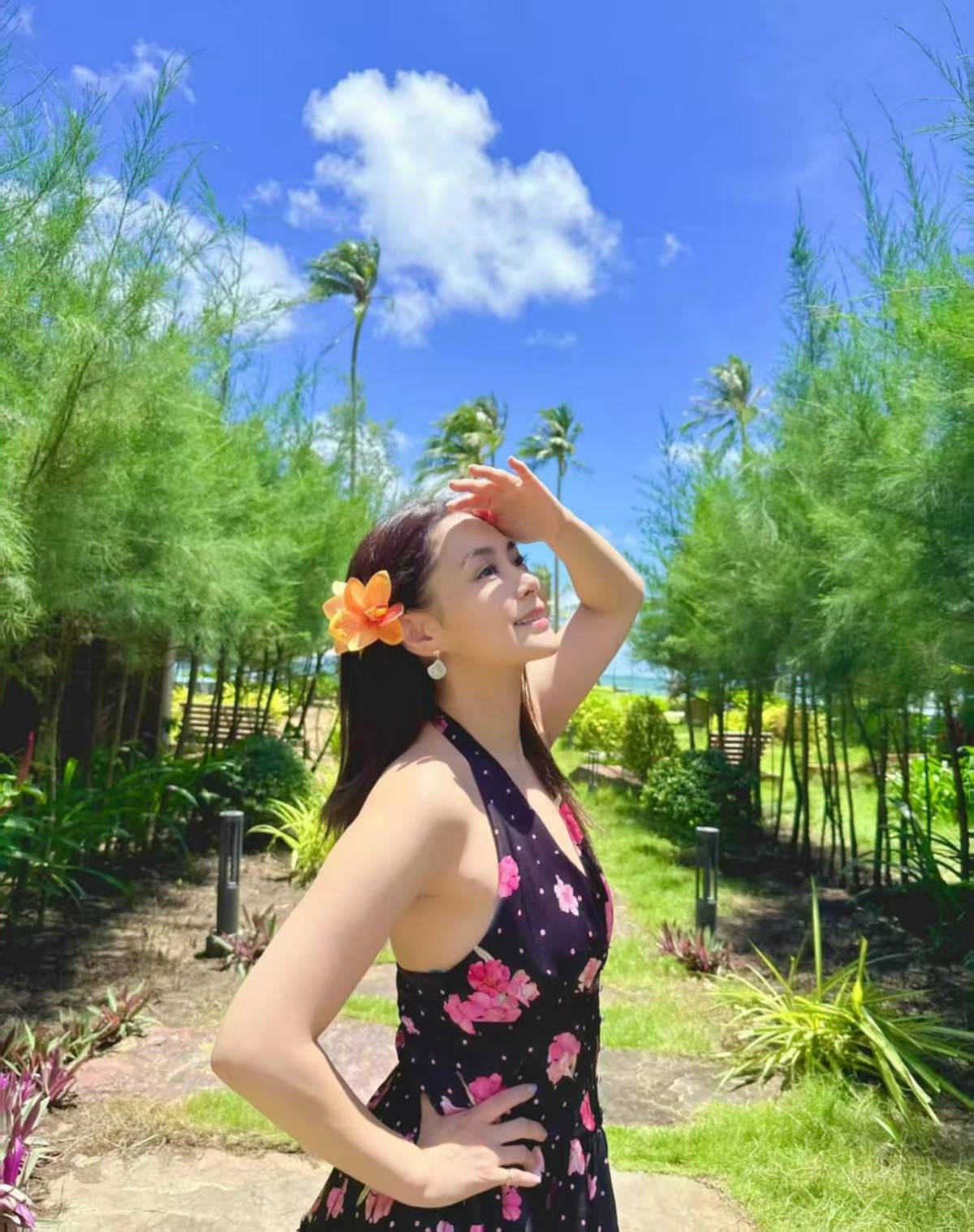 片穿比基尼秀性感近照变瘦美出新高度麻将胡了游戏44岁阿娇分享假期照(图7)